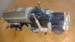 Vintage truck met klok  en nog een grotere truck, Hobby en Vrije tijd, Modelbouw | Auto's en Voertuigen, Gebruikt, 1:32 tot 1:50