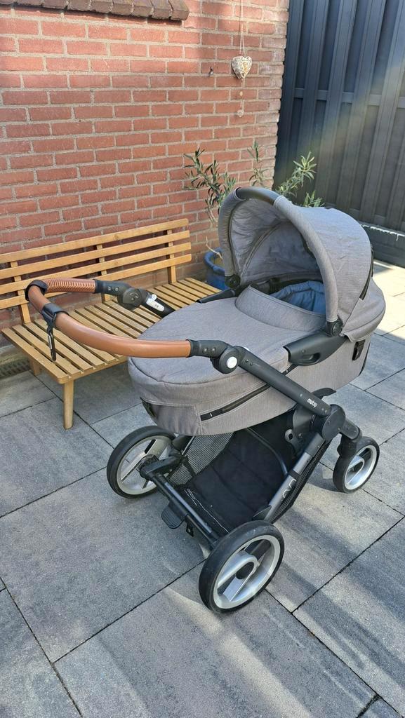 Mutsy Evo kinderwagen 2 in 1, Kinderen en Baby's, Kinderwagens en Combinaties, Zo goed als nieuw, Mutsy, Met reiswieg, Ophalen of Verzenden