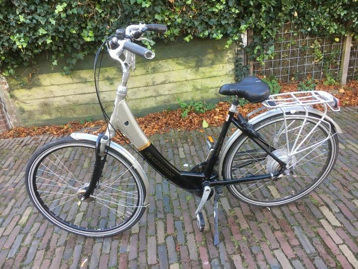 Batavus D fiets, 28 inch, met slot, en verlichting, 50cm, Fietsen en Brommers, Fietsen | Dames | Damesfietsen, Gebruikt, Batavus