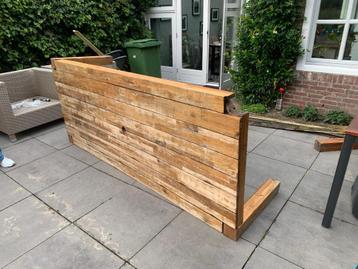 Robuuste houten eettafel – voor buiten beschikbaar voor biedingen