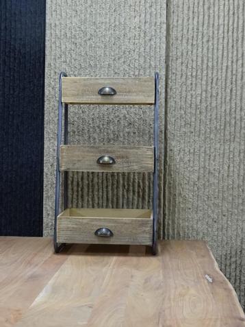 Houten displayrek met 3 lades – NIEUW in doos – stevige meta beschikbaar voor biedingen