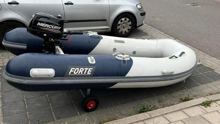 Rubberboot met 4PK 4 Takt Mercury, Watersport en Boten, Bootonderdelen, Zo goed als nieuw, Motor en Techniek, Motorboot, Ophalen