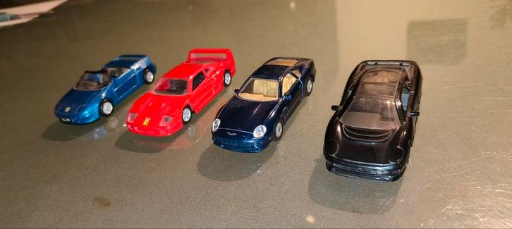 Maisto Modelauto's met pull-back functie., Hobby en Vrije tijd, Modelauto's | 1:32, Zo goed als nieuw, Auto, Overige merken, Ophalen of Verzenden