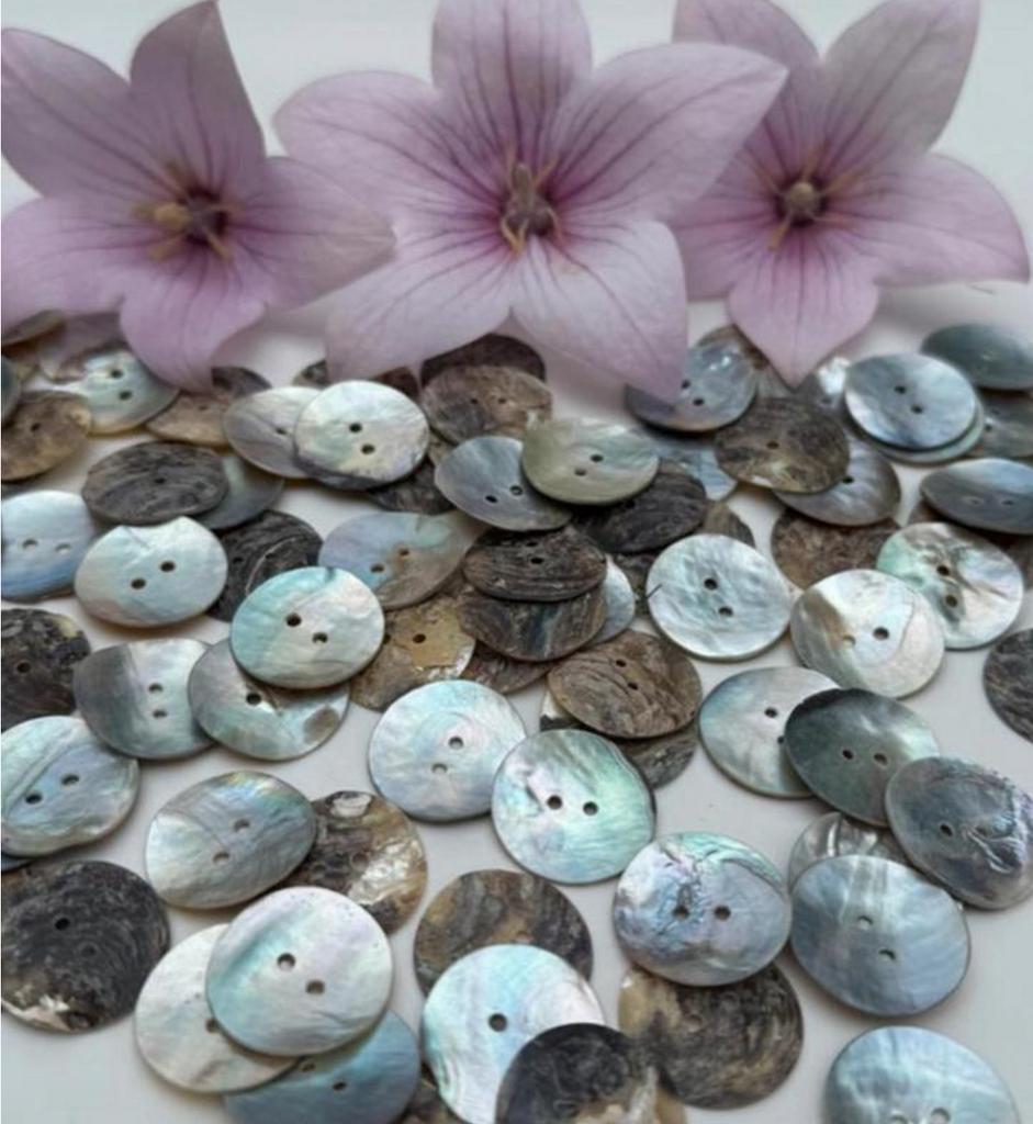 60 stuks witte echte parelmoer knoppen set, natuurlijke schelp knoppen voor doe-het-zelf naaien ambachten, kleding, blazer, shirts, pakken (12,5 mm/15 mm/18 mm/20 mm, 2 gaten
