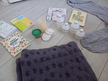 Boxkleed, voedingskussen hoes en extras beschikbaar voor biedingen