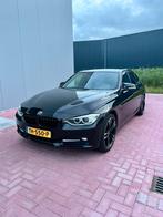 BMW 318D Sport 2013 Zwart, Auto's, Achterwielaandrijving, Zwart, Parkeersensor, Leder en Stof