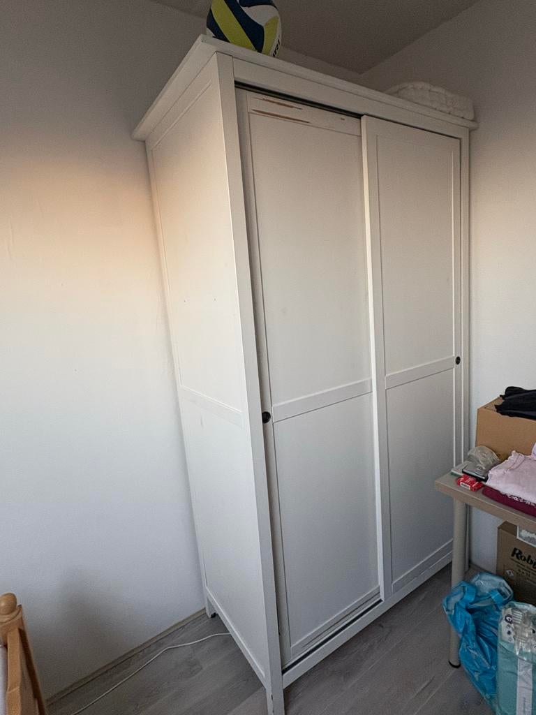 IKEA Houten Kledingkast met Schuifdeuren - Gebruikt, Huis en Inrichting, Kasten | Kledingkasten, Ophalen, Gebruikt, 100 tot 150 cm