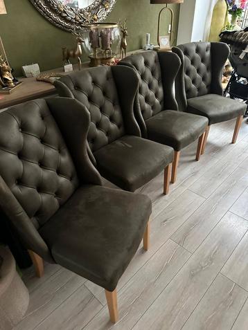 Te koop prachtige eetstoelen kleur groen beschikbaar voor biedingen