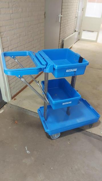 Schoonmaakkar beschikbaar voor biedingen