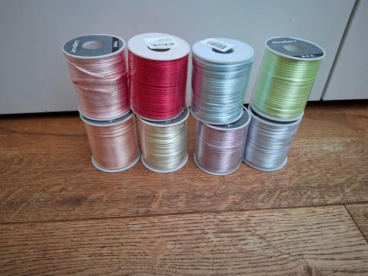 Satijnkoord 2 mm 50 meter op spoel 8 stuks, Hobby en Vrije tijd, Naaien en Fournituren, Nieuw, Lint, Band of Elastiek, Ophalen of Verzenden