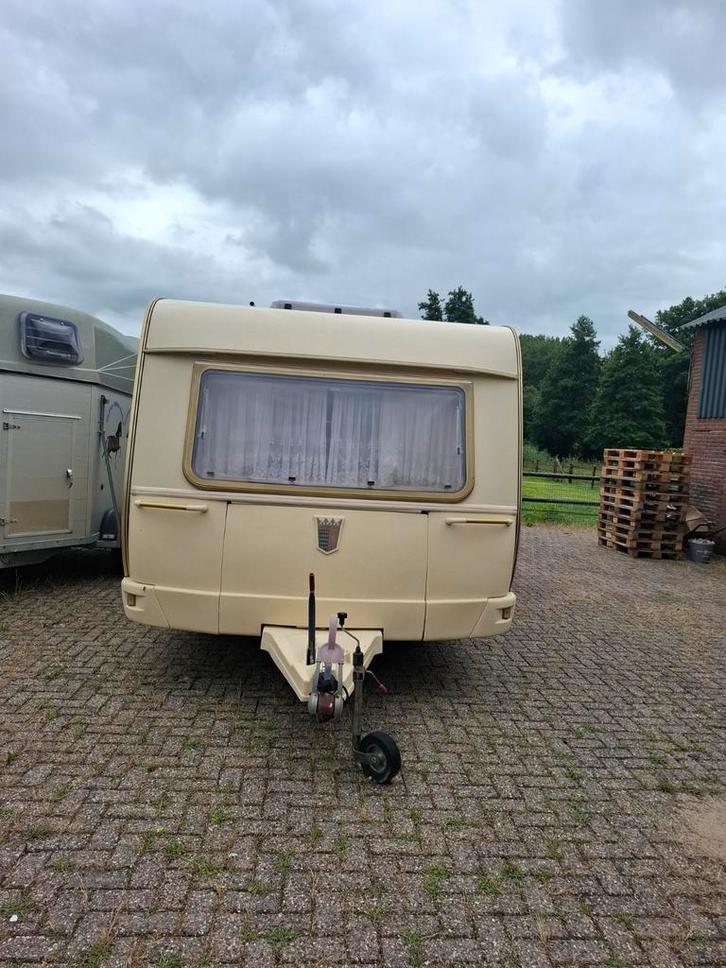 Tabbert barones, Caravans en Kamperen, Caravans, Particulier, tot en met 4, 1500 - 2000 kg, Rondzit, Tabbert, Vast bed, 6 tot 7 meter