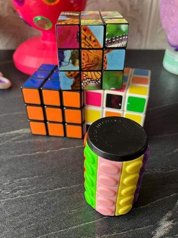 Kubus en Fidget toys beschikbaar voor biedingen