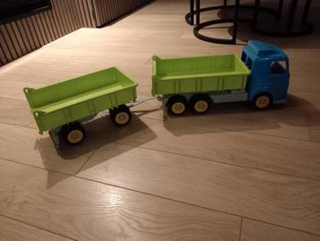 Speelgoed Vrachtwagen met Aanhanger beschikbaar voor biedingen