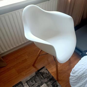Stoel beschikbaar voor biedingen