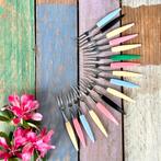 Retro cocktailvorkjes little forks gekleurd olijfprikkers, Overige materialen, Gebruikt, Ophalen of Verzenden, Vaatwasserbestendig