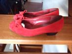 Ara rood suede schoentjes met strik 6 H 1/2, Schoenen met lage hakken, Ophalen of Verzenden, Zo goed als nieuw, Rood