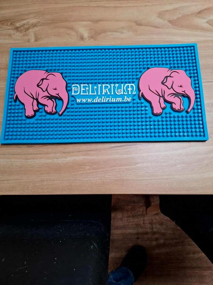 Delirium toogmatjes/ Bar runners., Verzamelen, Biermerken, Zo goed als nieuw, Overige merken, Ophalen