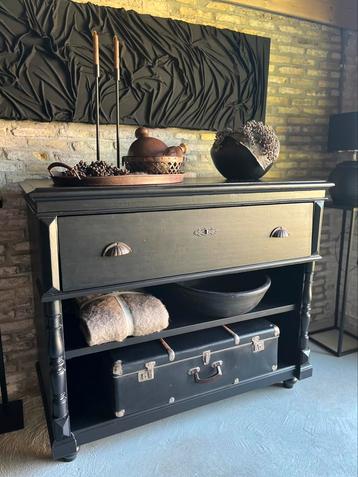 Kast/Dressoir beschikbaar voor biedingen
