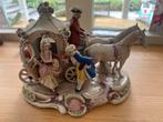 Biedermeier beeldje 21x17cm rijtuigje, meerkleurig met 3 fig, Antiek en Kunst, Antiek | Porselein, Ophalen of Verzenden