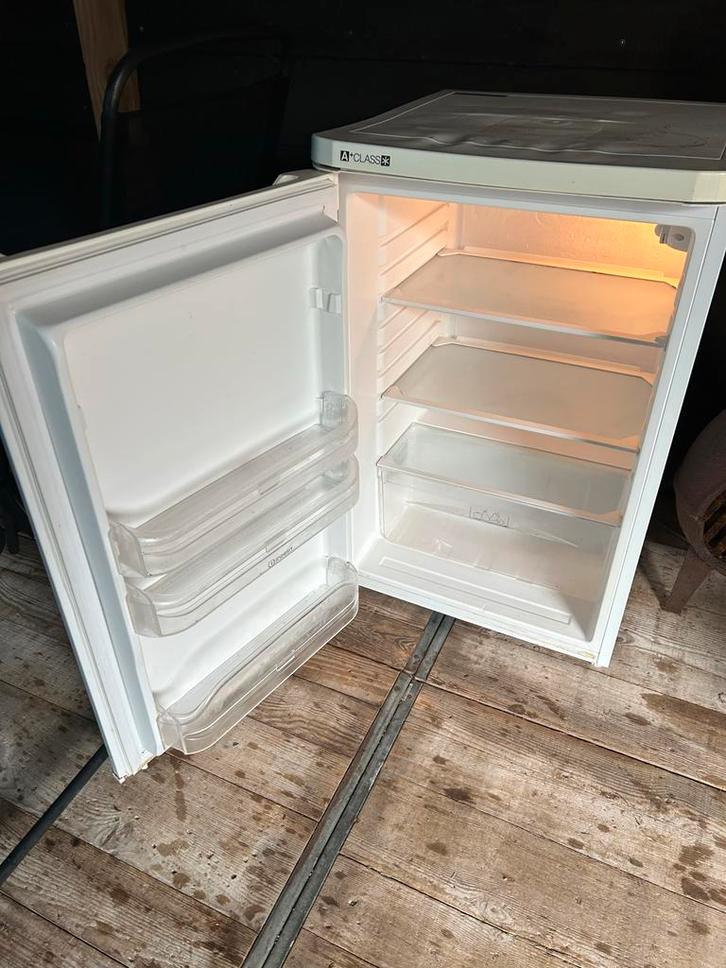 Indesit Koelkast - Compact en Functioneel, Witgoed en Apparatuur, Koelkasten en IJskasten, Gebruikt, Zonder vriesvak, Minder dan 75 liter