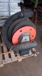 Uitlaatgas afzuiging, Ophalen, Afzuiger