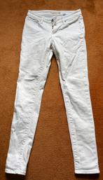 Witte Skinny Jeans Levi’s maat 26/30, Kleding | Dames, Spijkerbroeken en Jeans, Verzenden, Zo goed als nieuw, Wit, W27 (confectie 34) of kleiner