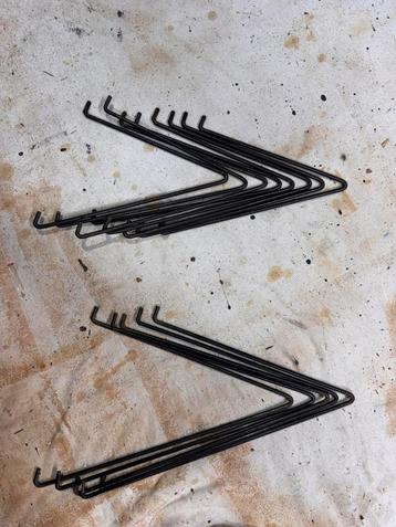 Pilastro vintage haken beschikbaar voor biedingen