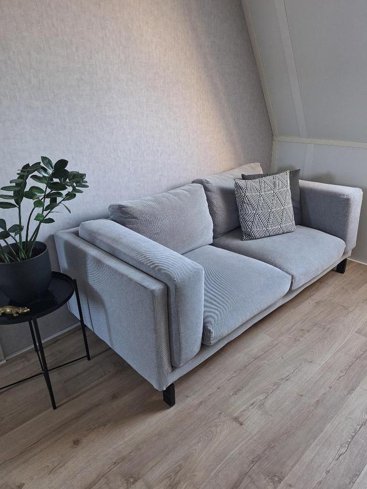 Ikea Nockeby 2-zitsbank grijs, Huis en Inrichting, Banken | Bankstellen, Gebruikt, Rechte bank, Tweepersoons, 200 tot 250 cm, 75 tot 100 cm