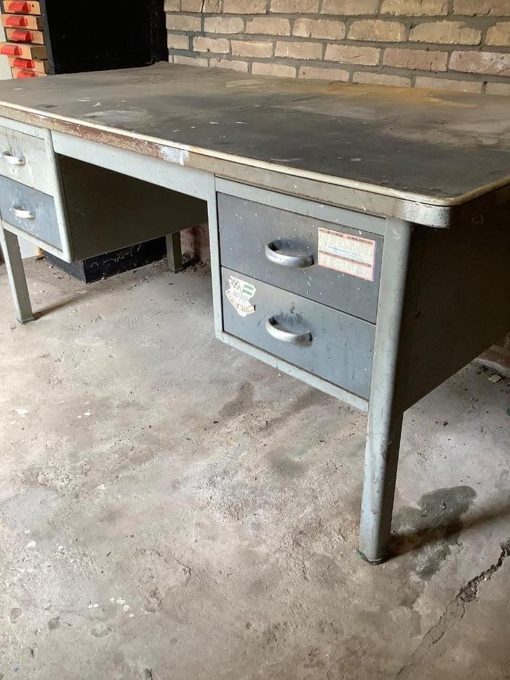 bureau gispen, Huis en Inrichting, Overige Huis en Inrichting, Gebruikt, Ophalen