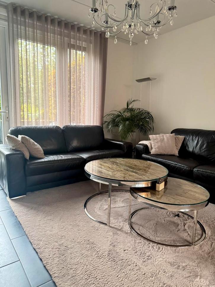 Twee comfortabele leren banken Pieter Klerkx, Huis en Inrichting, Banken | Complete zithoeken, Zo goed als nieuw, Ophalen