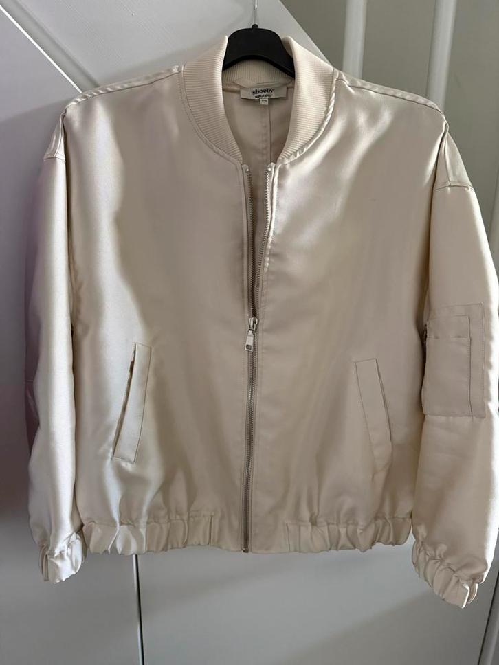 Shoeby x Monica Geuze Bomberjas L/XL Crème, Kleding | Dames, Jassen | Zomer, Zo goed als nieuw, Ophalen of Verzenden