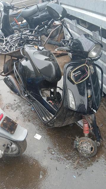 Vespa sprint o derdelen en vespa lx 50 voor vork  beschikbaar voor biedingen