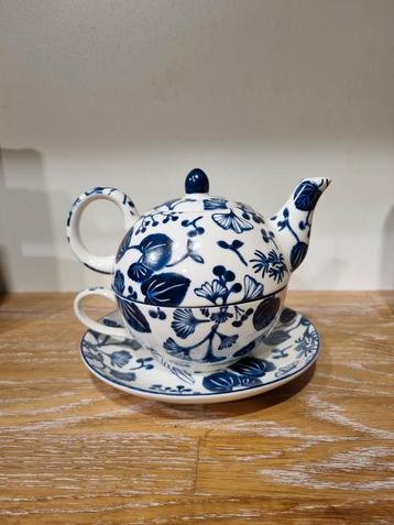 TOKYO design studio theeset beschikbaar voor biedingen