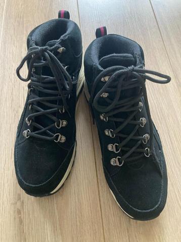 Zwart suède sneakers/wandelschoenen - Skechers beschikbaar voor biedingen