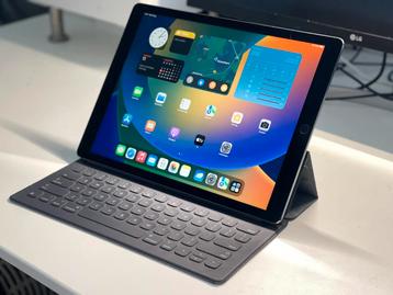 Apple iPad Pro 12.9, 2de generatie + Smart Keyboard folio beschikbaar voor biedingen