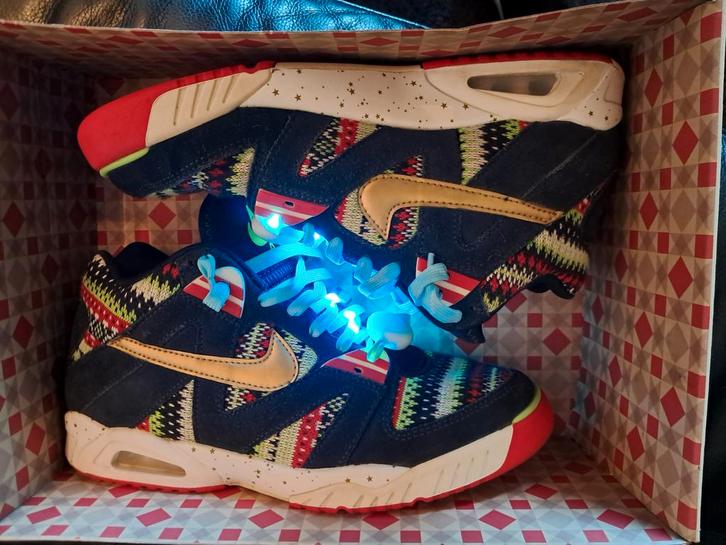 Nike air force Christmas 85 Mt44. Zeer speciale uitvoering!, Kleding | Heren, Schoenen, Zo goed als nieuw, Sneakers of Gympen