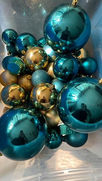 Setjes kerstballen groot naar mini beschikbaar voor biedingen