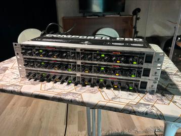 2x Behringer composer pro MDX2200 beschikbaar voor biedingen