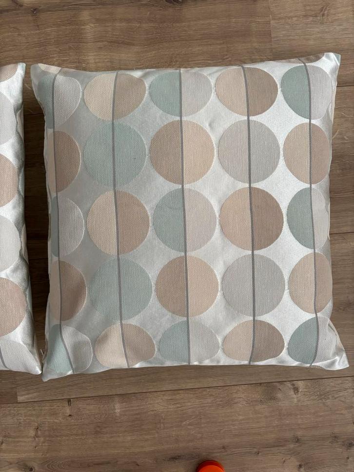 Decoratieve kussens - Set van 2 - 50x50 cm, Huis en Inrichting, Woonaccessoires | Kussens, Zo goed als nieuw, Overige kleuren