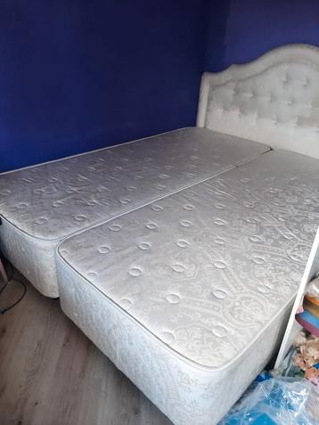 Grote Boxspring 180x220 beschikbaar voor biedingen