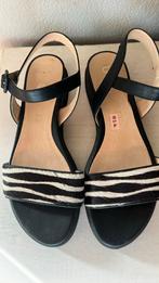 Sandaal zebra vacht Unisa maat 40, Kleding | Dames, Schoenen, Ophalen of Verzenden, Zo goed als nieuw, Zwart, Sandalen of Muiltjes