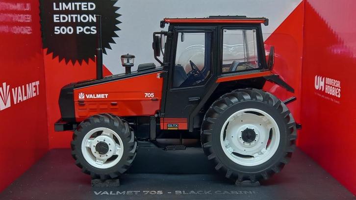 Valmet 705 Black Cabine Limited Edition 500 PCS UH, Hobby en Vrije tijd, Modelauto's | 1:32, Nieuw, Tractor of Landbouw, Universal Hobbies