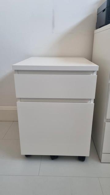 Ikea Malm kast met wielen