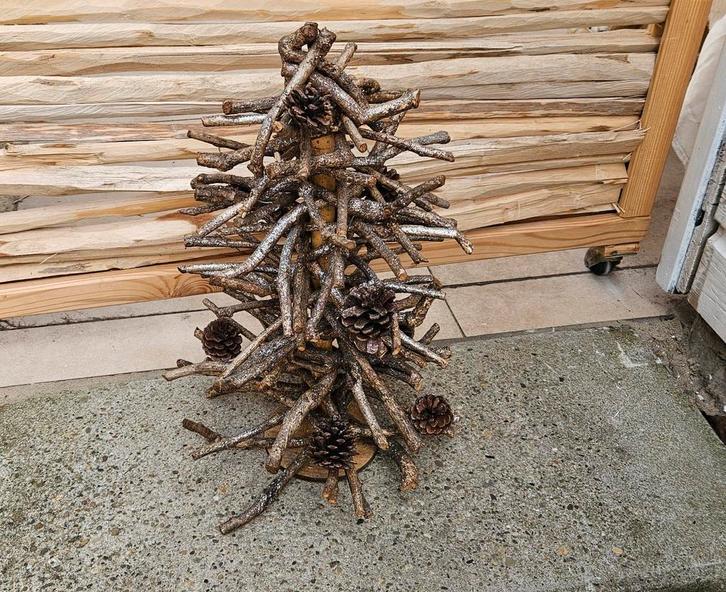 Houten kerstboom met glitters en dennenappels, Diversen, Kerst, Zo goed als nieuw, Ophalen of Verzenden