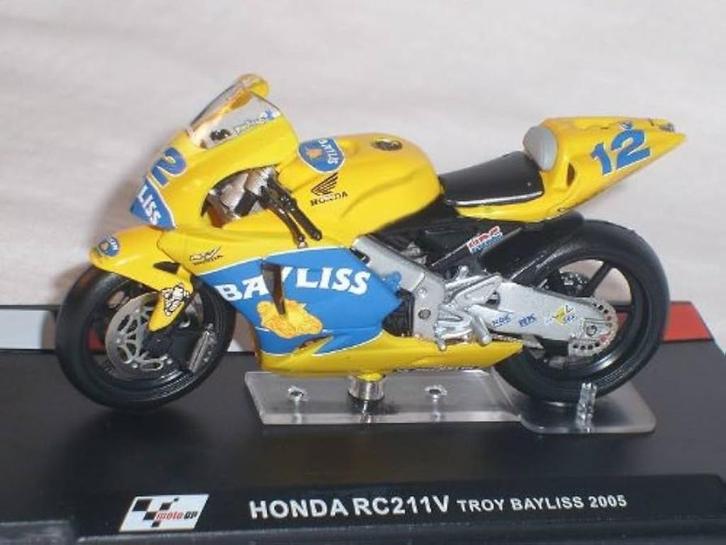 59876: Honda RC211V - Troy Bayliss - 2005 - Atlas 1:24, Hobby en Vrije tijd, Modelauto's | 1:24, Zo goed als nieuw, Motor, Overige merken