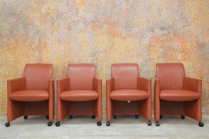ZGANieuw! 4 rode leren Leolux Quantissimo verrijdb stoelen!, Huis en Inrichting, Stoelen, Zo goed als nieuw, Vier, Leer, Rood