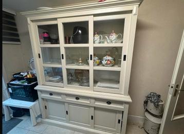 Mooie vitrinekast te koop! beschikbaar voor biedingen