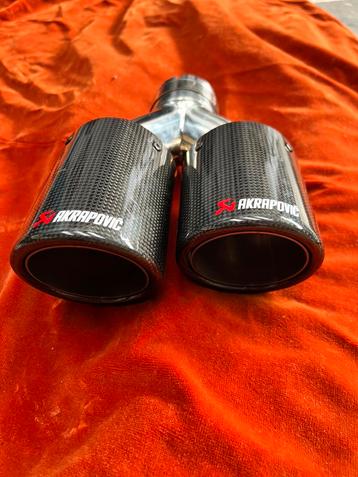 Akrapovic carbon eindtips uitlaat stukken beschikbaar voor biedingen