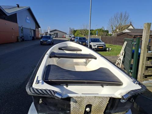Goede en complete Gentle sloep met motor en luxe kussenset, Watersport en Boten, Sloepen, Zo goed als nieuw, Tot 10 pk, 3 tot 6 meter