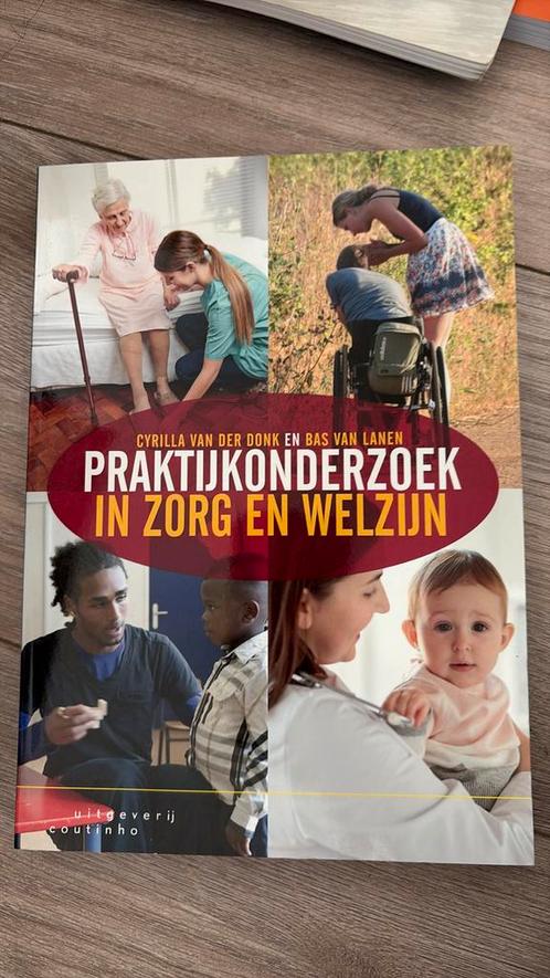 Cyrilla van der Donk - Praktijkonderzoek in zorg en welzijn, Boeken, Politiek en Maatschappij, Zo goed als nieuw, Maatschappij en Samenleving